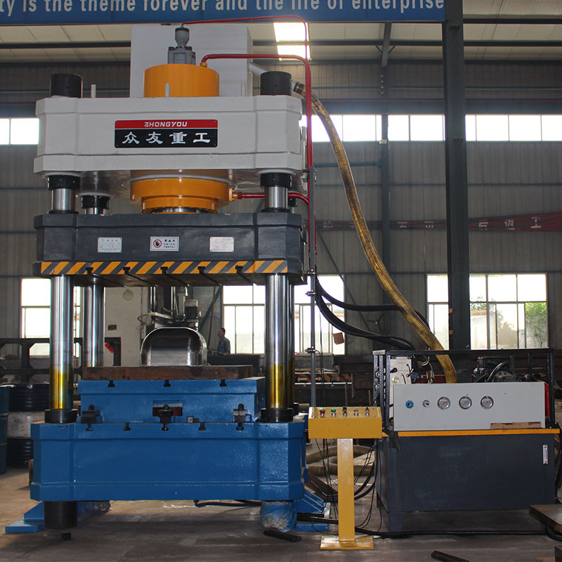 四柱油壓機(jī)在使用時對電壓有什么要求?