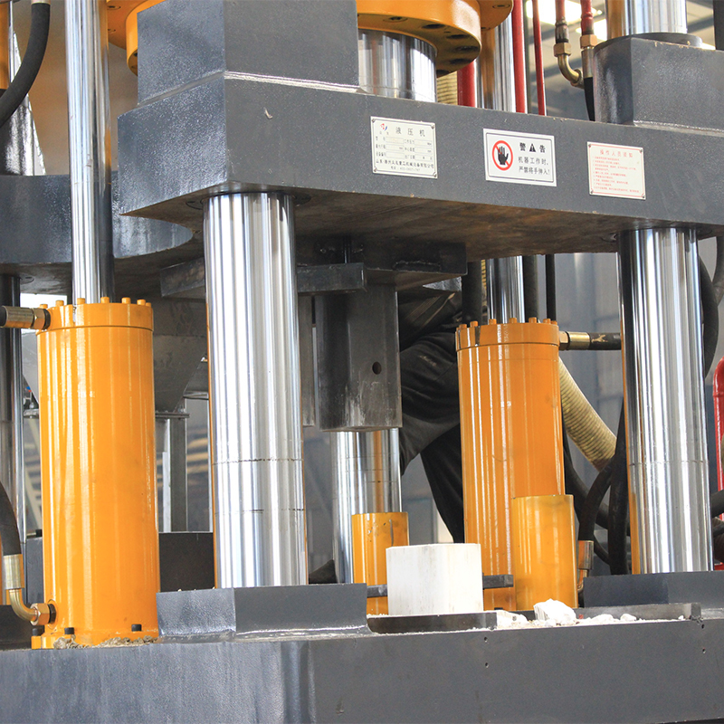 800噸自動上料鹽磚機(jī)