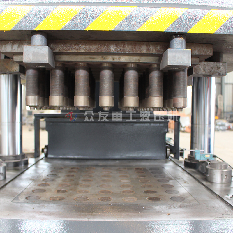 315噸自動(dòng)進(jìn)料魚(yú)餌壓塊成型液壓機(jī)